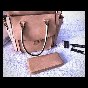 3/$35 La Terre Vegan Purse